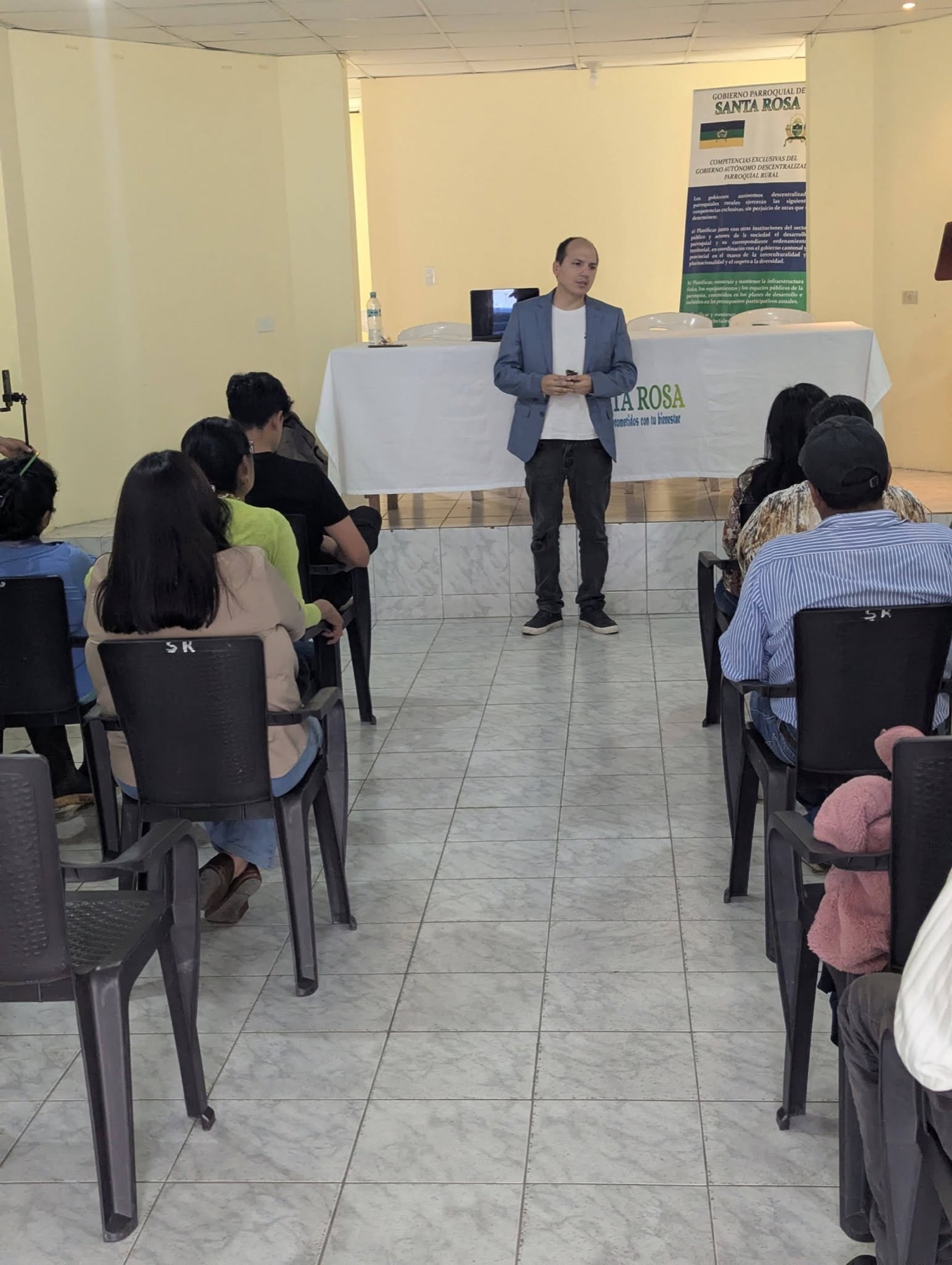 Capacitación de Tugono en Gobierno Parroquial de Santa Rosa